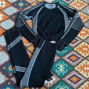 Fashion Nova Women’s Activewear Workout Set Cropped Long Sleeve & Leggings SM